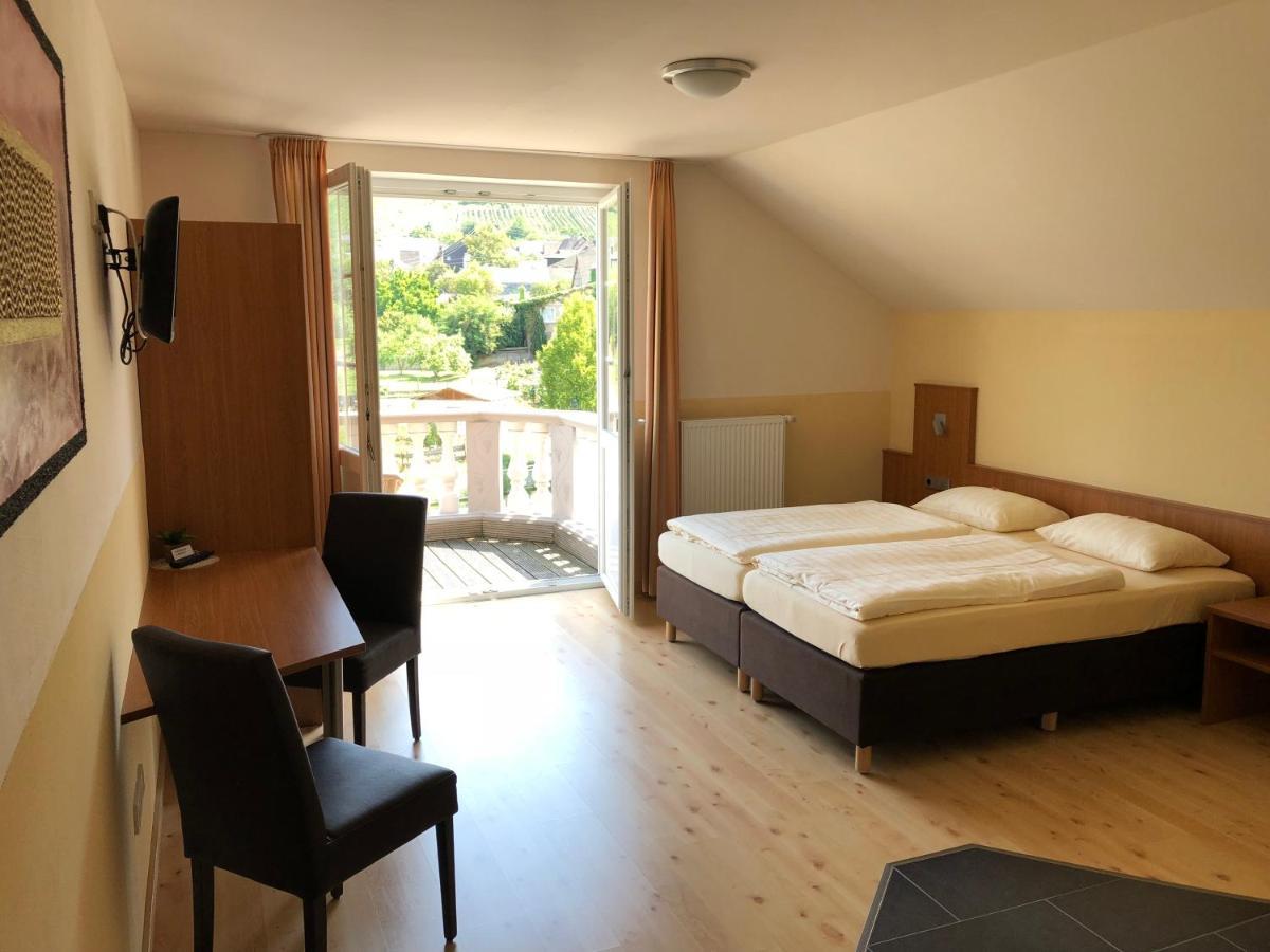 Hotel & Restaurant Bruehler Hof Винтрих Экстерьер фото